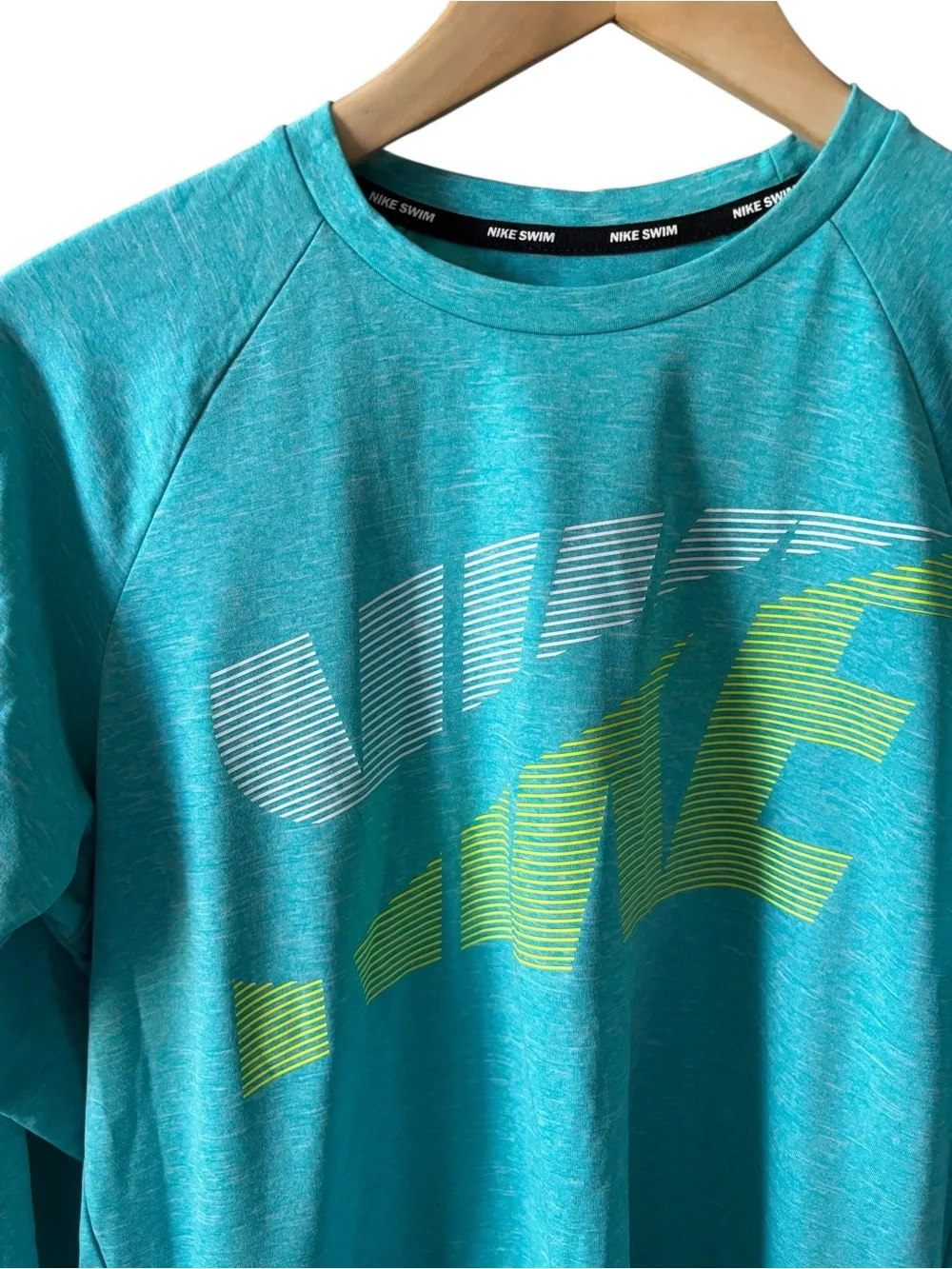Nike Dri-FIT Swim Long Sleeve Rash Guard Shirt Medium Turquoise Graphic